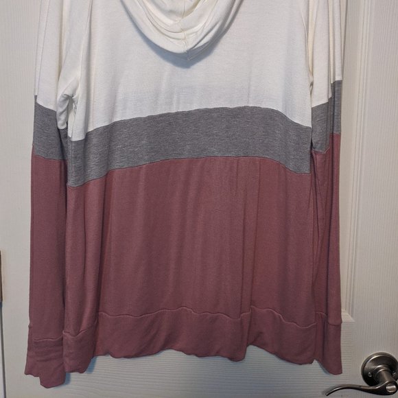 Market & Spruce White, Gray, and Pink Hoodie - Picture 6 of 6